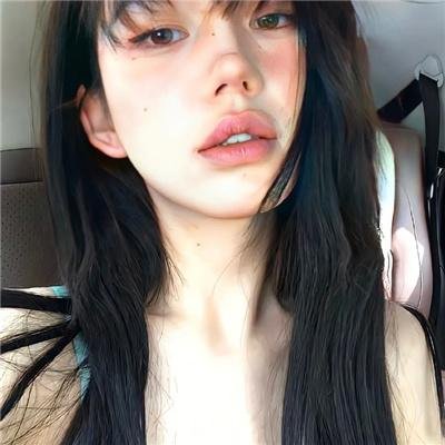 九顶假发的女孩